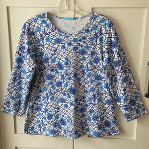 J. McLaughlin Catalina Cloth Top Women's L 3/4 Sleeve Blue Floral Stretch EUC